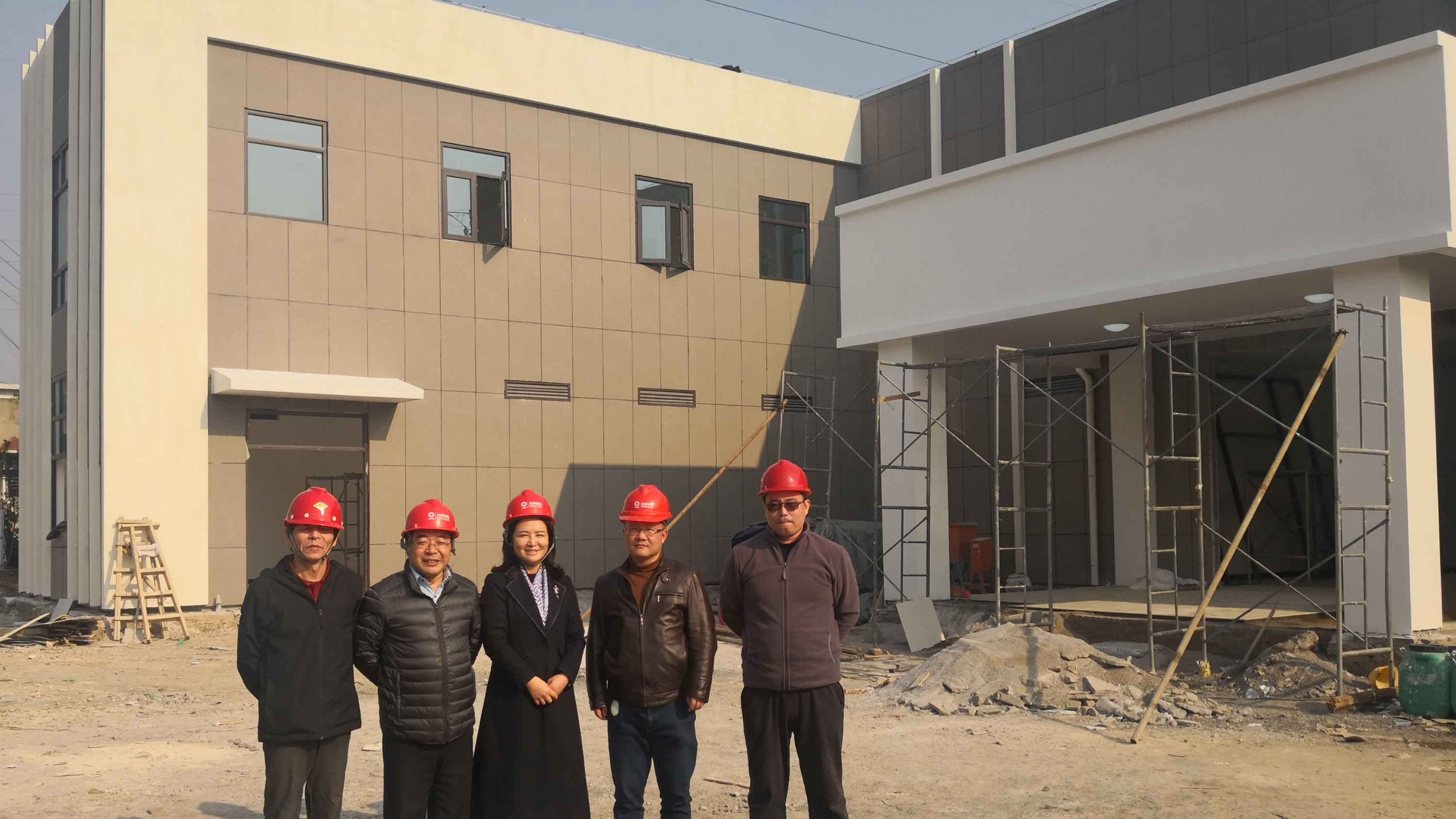 北新房屋工程部部長(zhǎng)袁文強(qiáng)一行赴中連項(xiàng)目考察