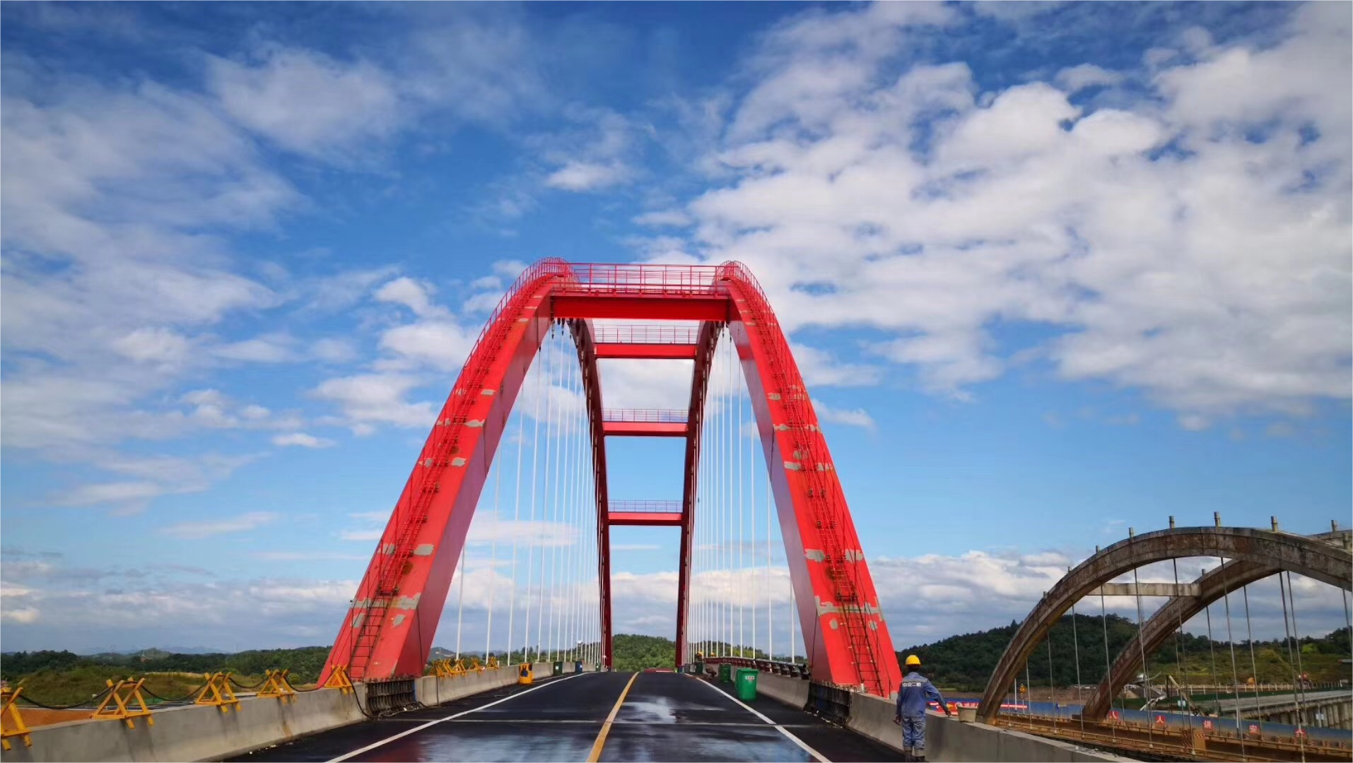 大源渡航電樞紐二線船閘及魚(yú)道項(xiàng)目鋼箱梁及鋼拱制安工程